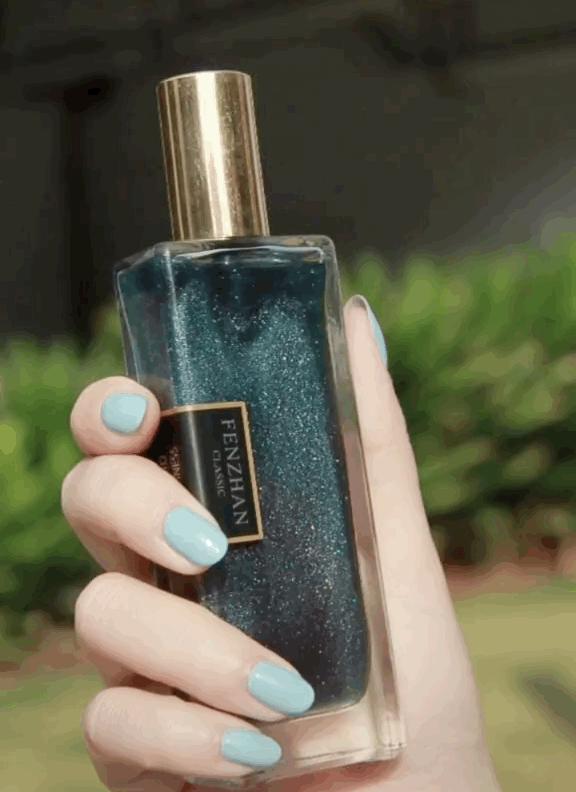 女人过了25岁就别用这款香水,持久留香的香水闻一次就难以忘怀