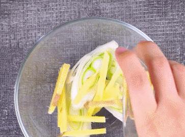 鱼丸纯手工怎么做成的,特别滑嫩的鱼丸