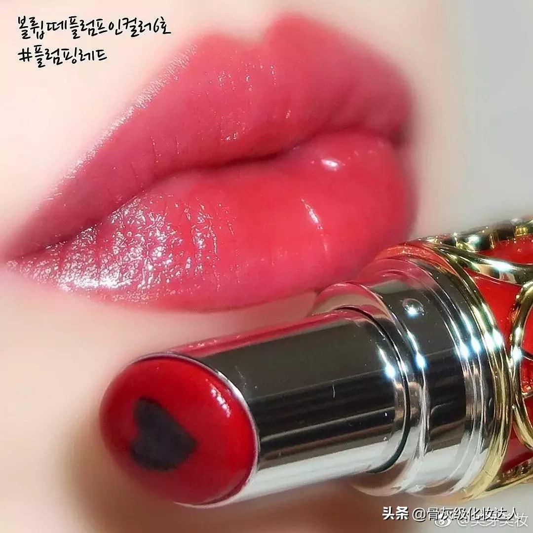 泫雅巅峰时期黑发红唇,泫雅深绿色