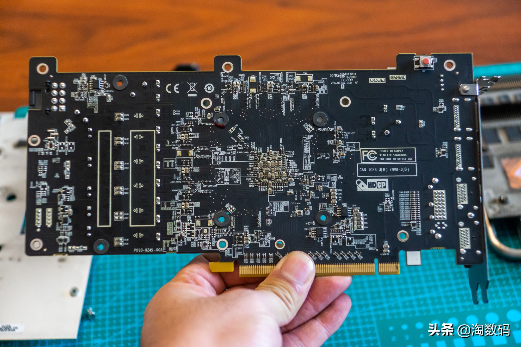 rx580蓝宝石8g超白金吃鸡测试,rx580满血版相当于哪个显卡