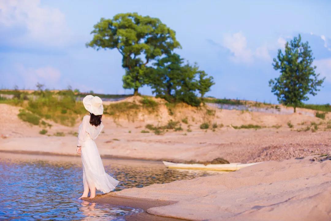 层次越高的人越冷淡,一个女人层次越高越简单