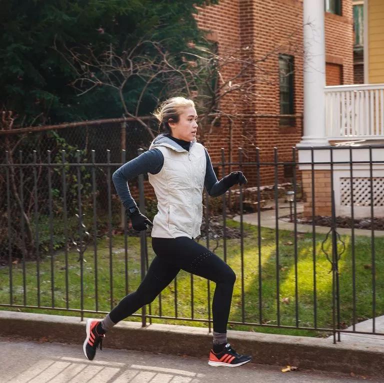 跑步膝盖伤痛预防与恢复,跑步伤膝盖只要5招就可以恢复