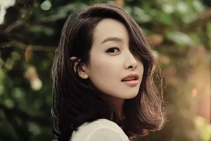 慵懒卷发暖色,慵懒卷发很容易直吗