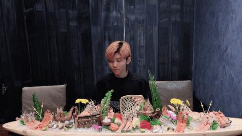 吃海鲜龙虾帝王蟹自助,海胆海鳌虾自助