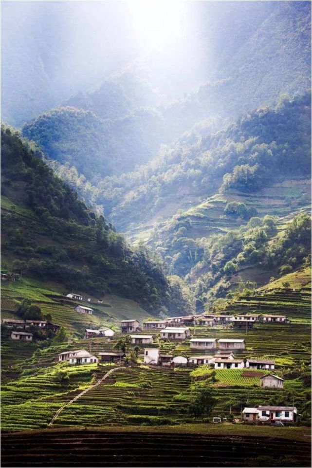 亚朵酒店和怒江的故事,亚朵酒店与怒江关系