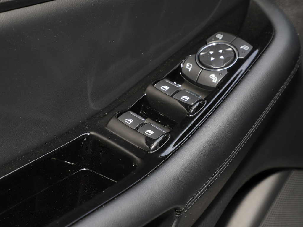 沃尔沃xc60和福特锐界plus哪个好,福特锐界plus2021和昂科威plus