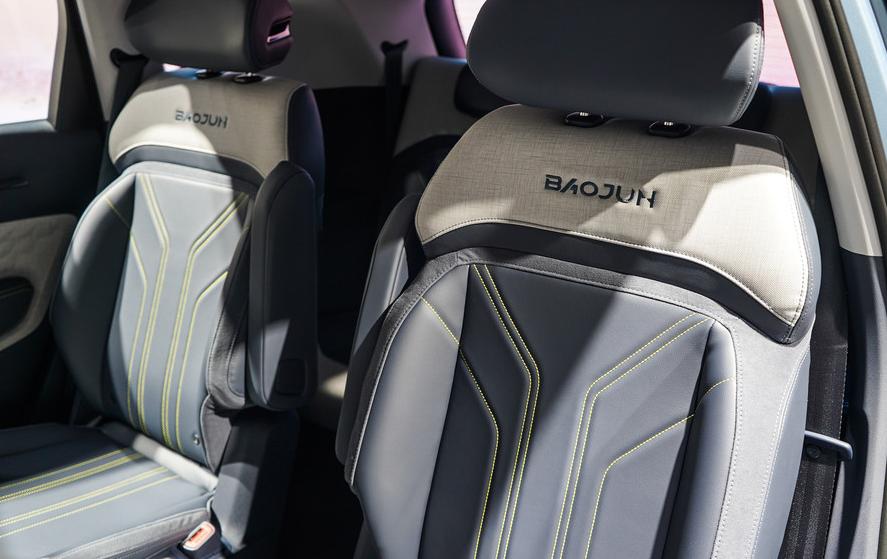 习惯了微信秒回的你该配一台怎样的家用车？RM-5语音发微信了解下