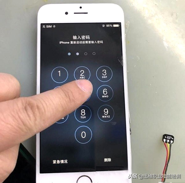 6s手机进水后触摸屏失灵其余正常,iphone6进水屏幕坏了