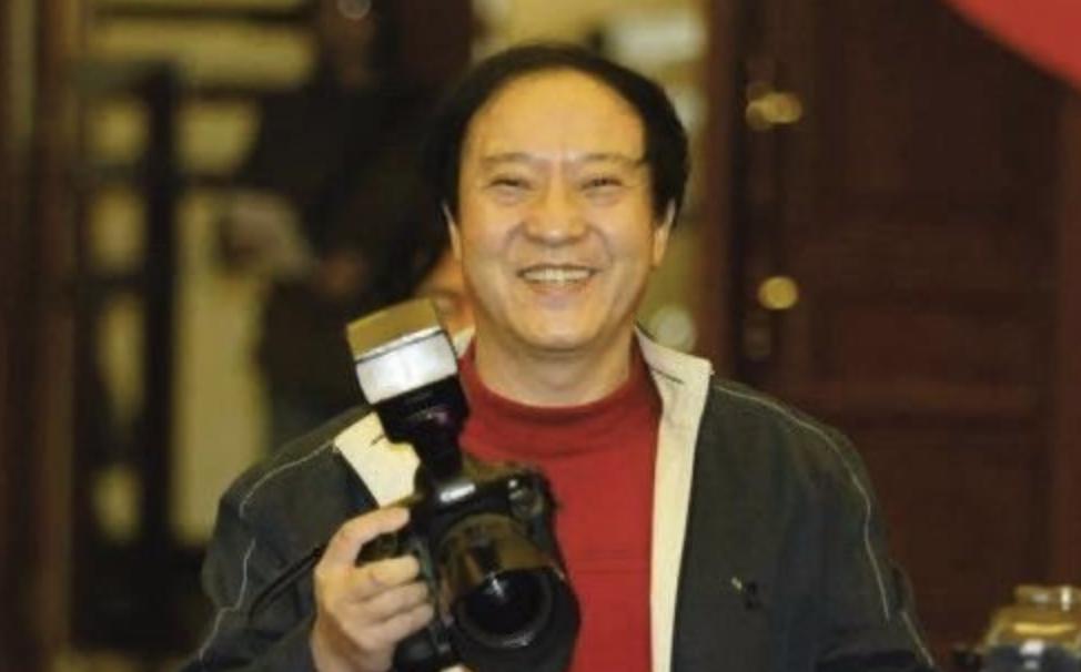 冯巩牛群离开演艺圈,牛群和冯巩后来的关系