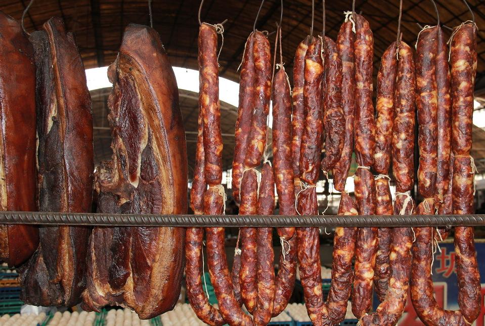 腊肉盐放多了可以缩短腌制时间,怎么样腌腊肉放的比较久