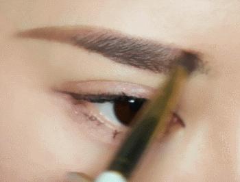 宽眼距塌鼻梁如何靠化妆逆袭？