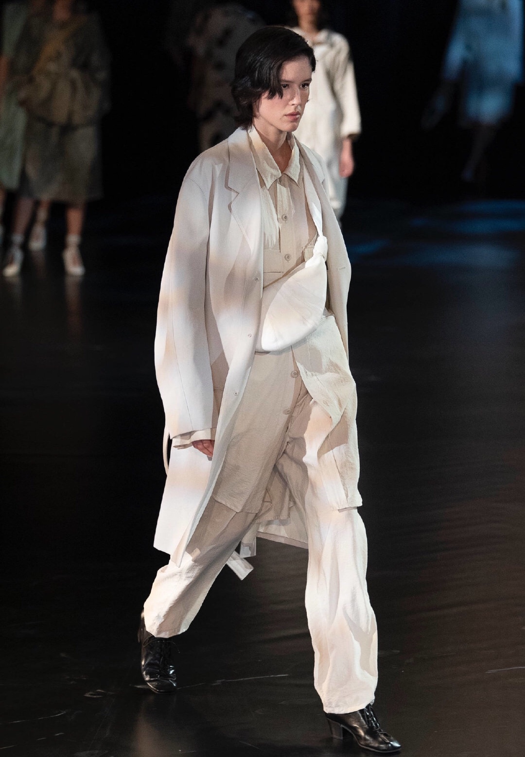 完美通勤穿搭|18个性冷淡风极简主义品牌