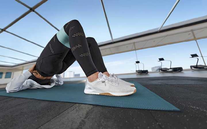 reebok锐步鞋纯黑色,锐步reebok篮球鞋怎么样