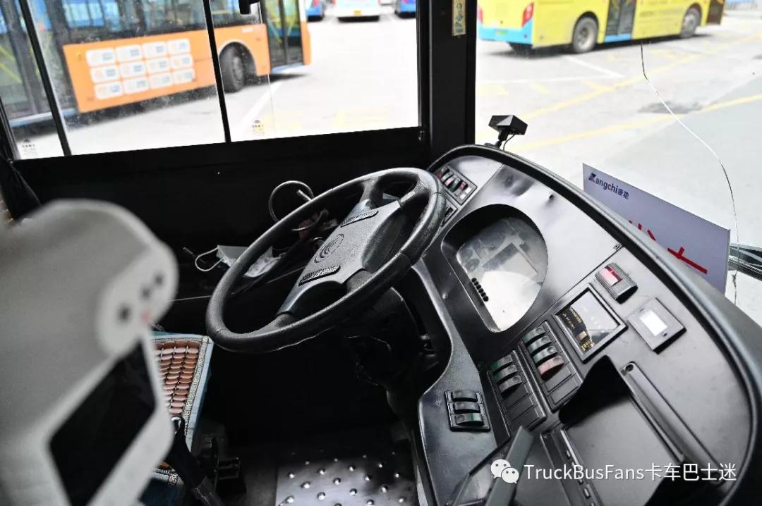 福州公交经典车型，头顶大包的10.5米宇通A74CNG公交车