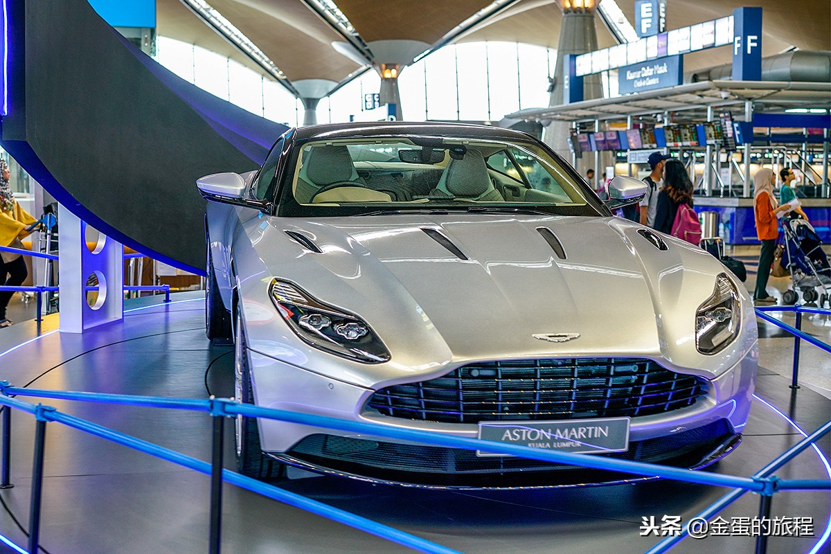 马来西亚吉隆坡亚航机场,亚航机场和吉隆坡国际机场