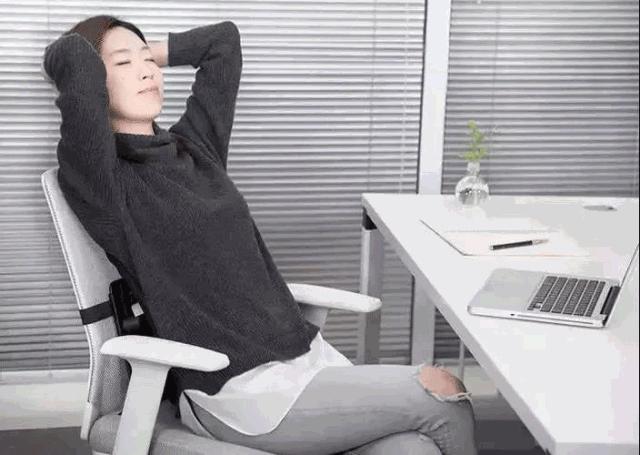 德国变态黑科技靠垫,两侧怀抱设计,分散体压,使脊椎不受压迫