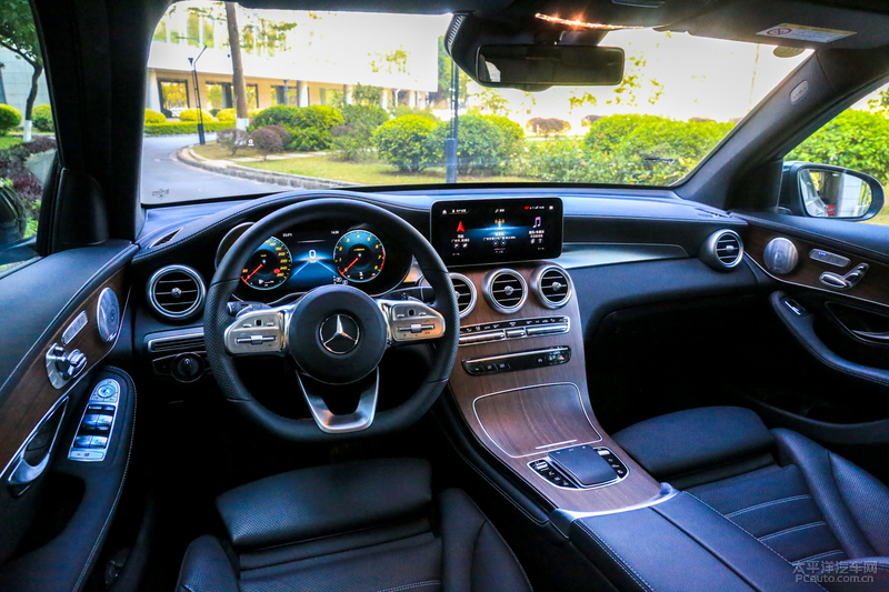 奔驰glc300l动感型第一视角,实拍了解2020款奔驰glc300