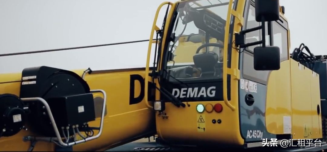 世界最大徐工11200吨吊车,世界最大吊车4400吨重