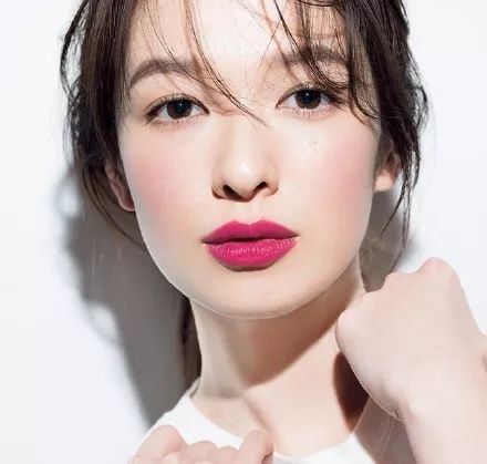 森绘梨佳同款口红,森绘梨佳妆容浆果色口红