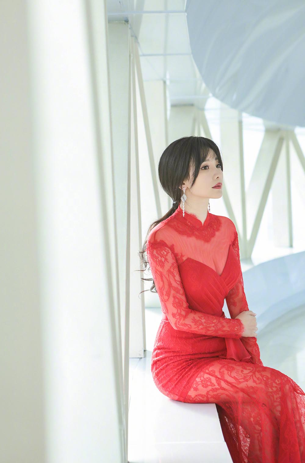 柳岩深v吊带裸粉色鱼尾裙,柳岩穿不知火舞服装