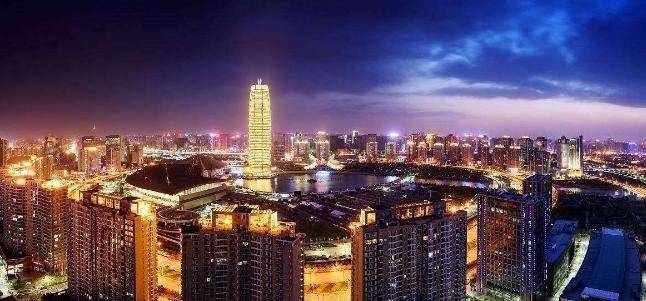 「郑州晚报」社长评论：我们的激情和梦想在奔跑路上激荡