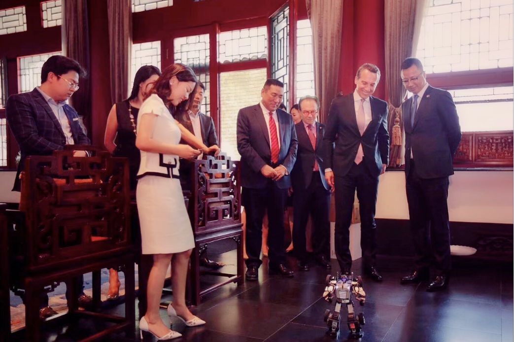 小天才手表可操控机器人,小天才手表密码忘了怎么解锁