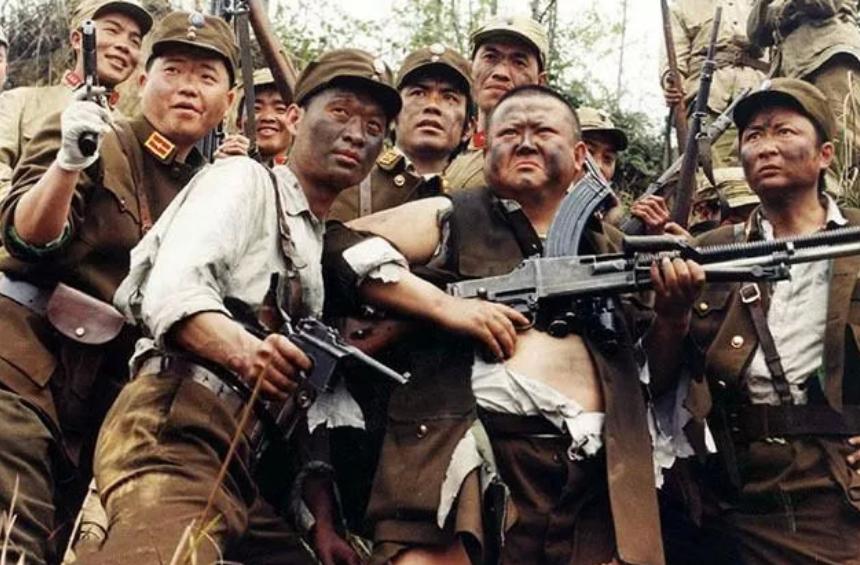 傻儿司令前半生毁誉参半，1937年周恩来对他说了什么，点醒了他？