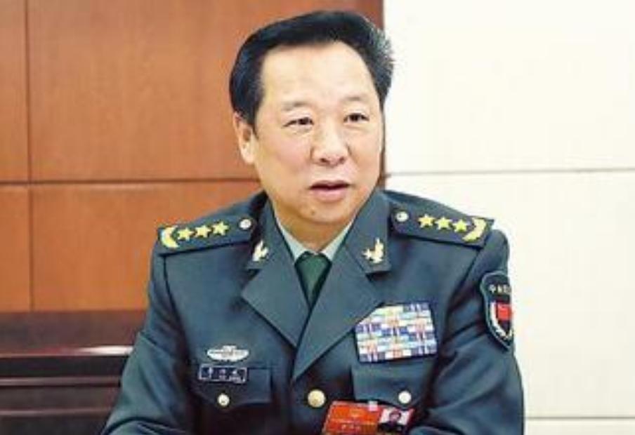 越战老兵回到曾经战斗过的地方,越战老兵讲述当年挡子弹