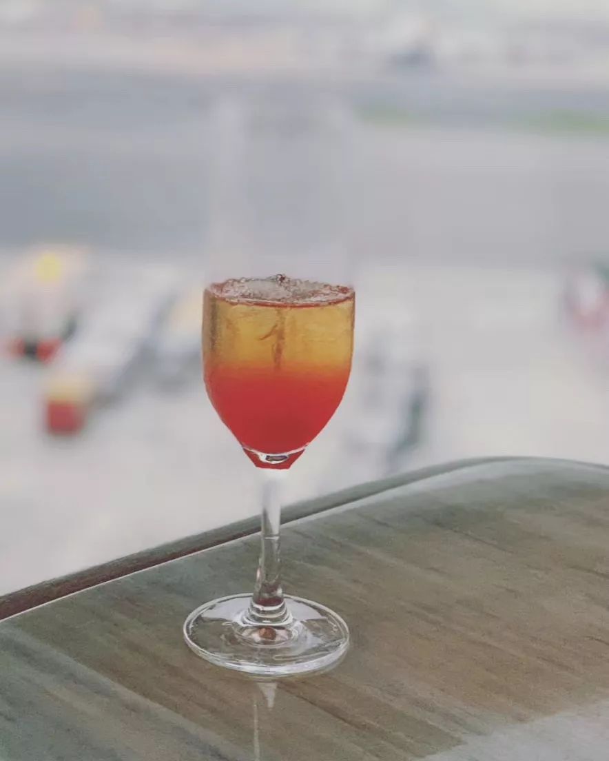 买头等舱可以享受贵宾厅吗,商务舱需要买贵宾厅休息室吗