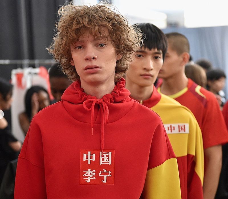 李宁越影2.0pro和安踏创跑2.5哪个好,龙头之争安踏vs李宁