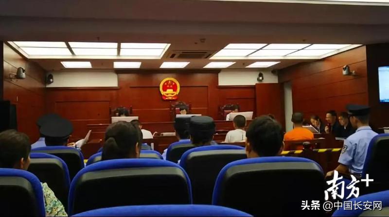 拍视频恶搞在地铁上喊“有地雷”5被告人最高获刑一年