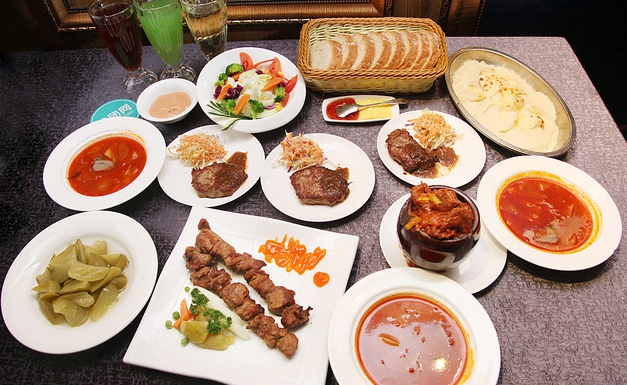 餐饮生意做哪种最好赚钱,2023年餐饮行业有哪些赚钱的项目