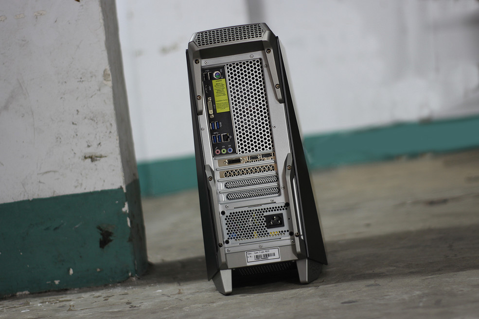 电竞新势力的显示器,七彩虹igame系列主机