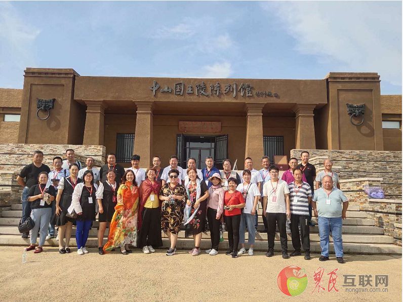 平山:汇聚八方众报友回舍镇上再聚首