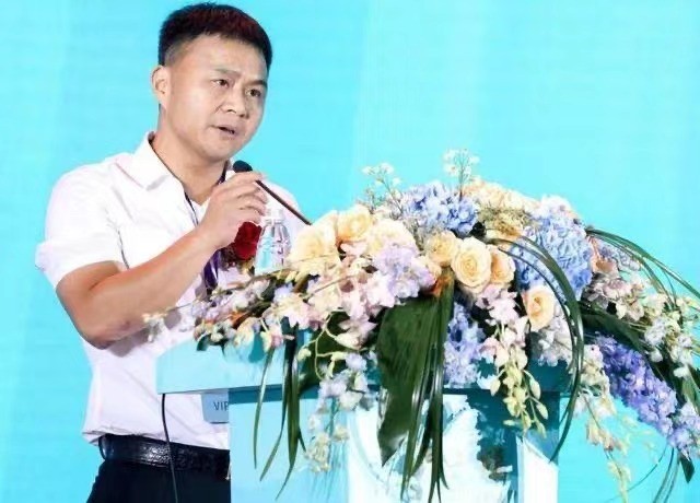 揭秘珠宝大亨,珠宝富豪发家史