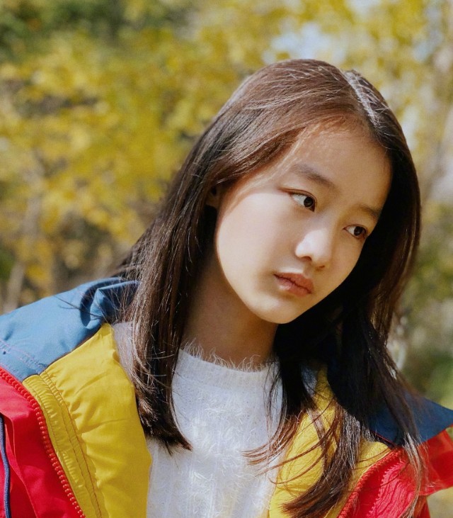 赵薇的女儿穿什么鞋,赵薇穿的老爹鞋