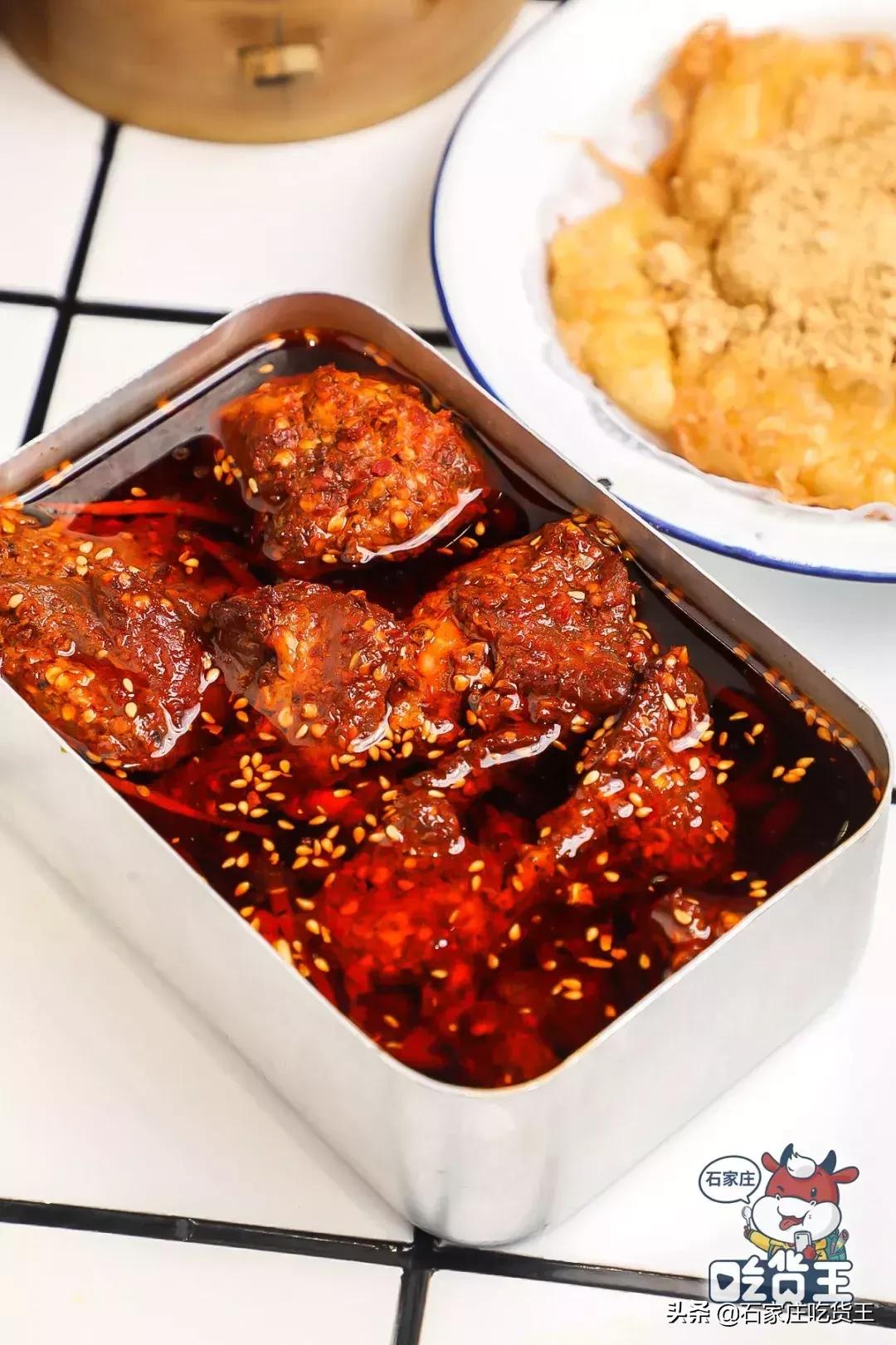 网红“爸爸”终于来了!1分钟就能吃的牛排火锅,连锅底都有肉