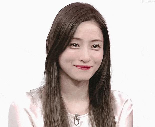 你笑起来真好看三个动作,你笑起来才是最好看的