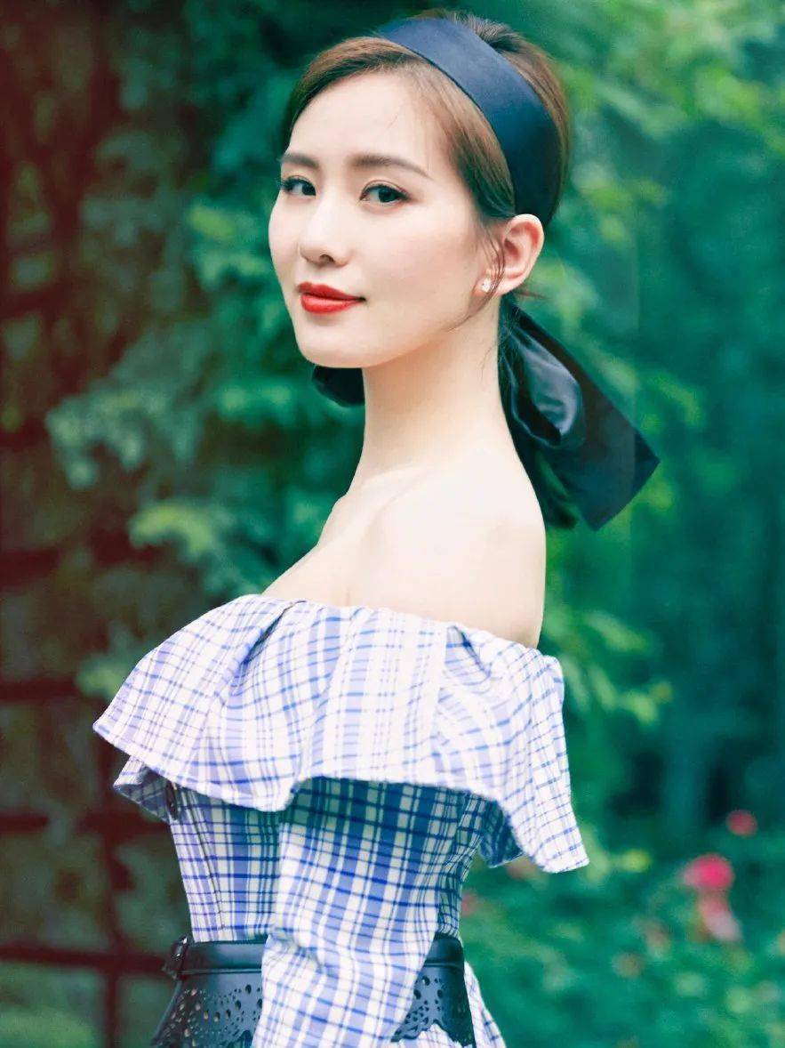 发带带来女神气质,明星戴过的发带