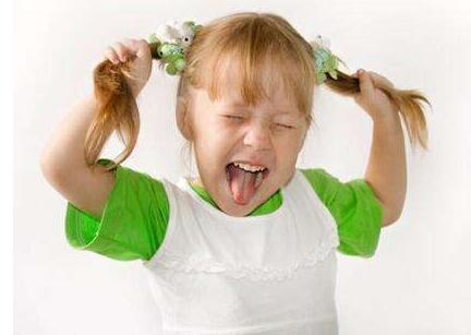 儿童癫痫手抽搐是癫痫还是抽动症,儿童癫痫与抽动症共患病能治愈吗