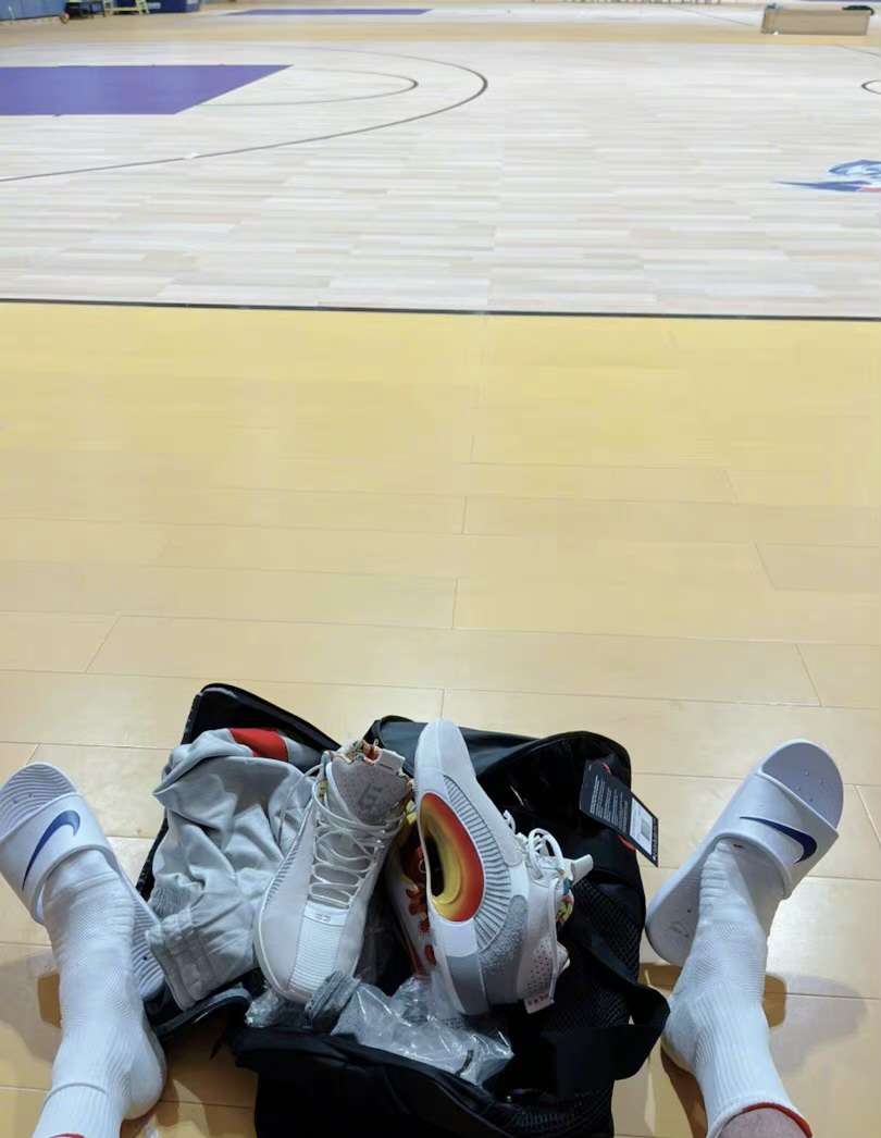 郭艾伦易建联nike,易建联郭艾伦耐克合同