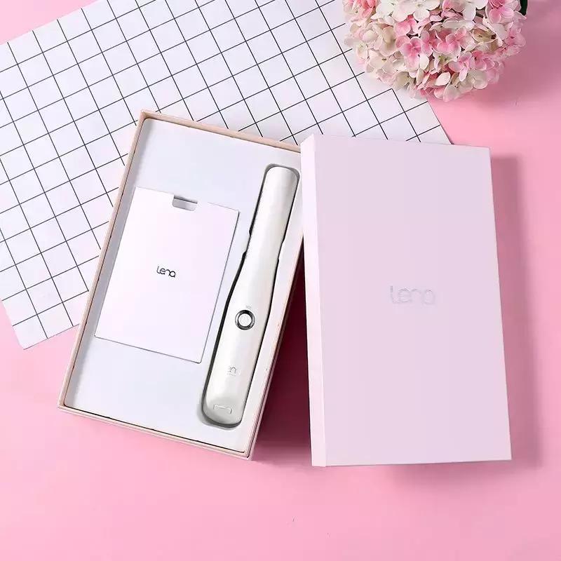 金晨：我们来自拍吧，张歆艺：先分我点头发...