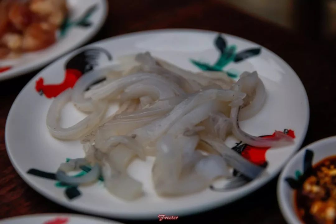 瓦片烤肉是哪里的,正宗瓦片烤肉