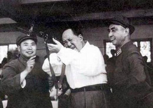 《毛*东泽**选集》:一本可以学习一辈子的书