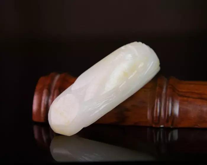 如何区分和田玉山料和籽料,记住这六个鉴别玉的小办法