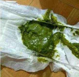 5岁孩子又吐又拉是怎么回事,孩子又吐又拉喝水都吐怎么回事