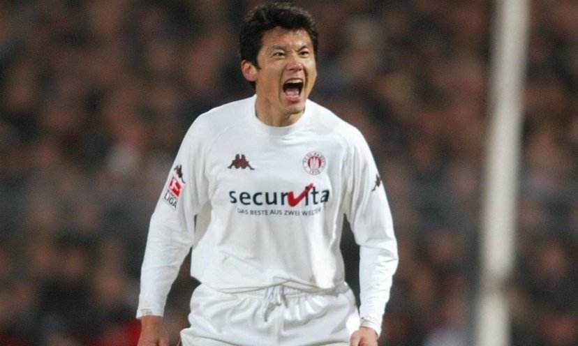 40岁中国足球留洋传奇宣布退役,目前留洋的中国足球运动员有哪些