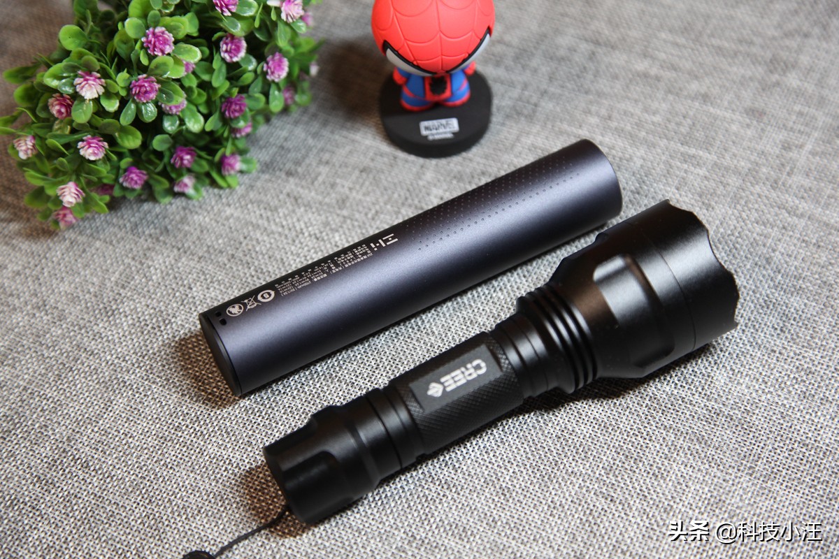紫米随身手电筒,紫米强光手电筒图片