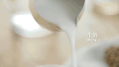 牛奶和别的饮料是不能一起喝的,牛奶和鸡蛋不能一起吃吗