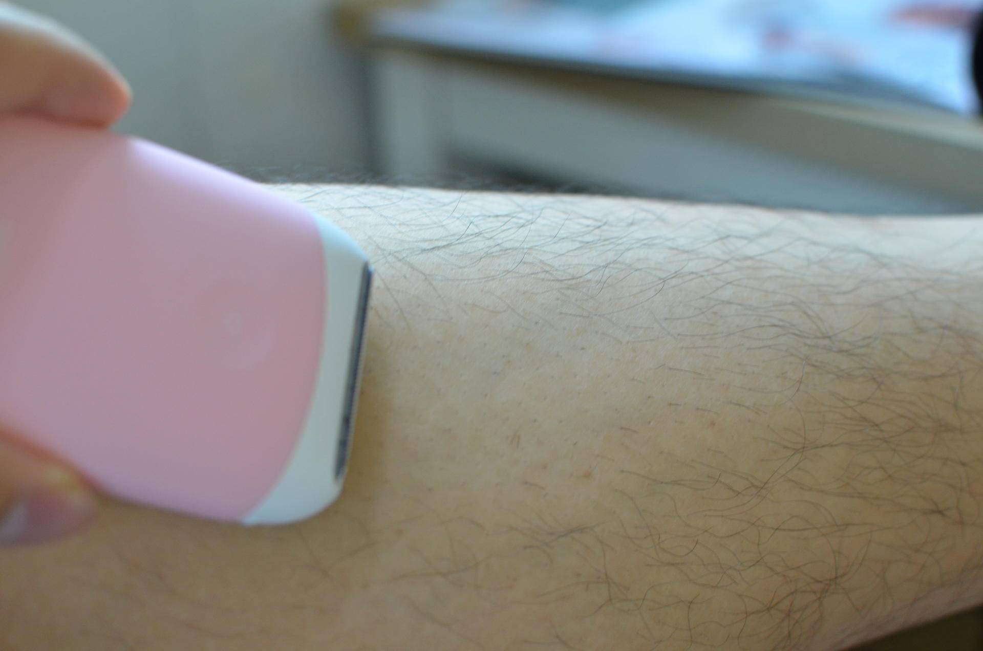 小米电动剃须刀和须眉剃须刀对比,小米须眉灵动三刀头剃须刀评测